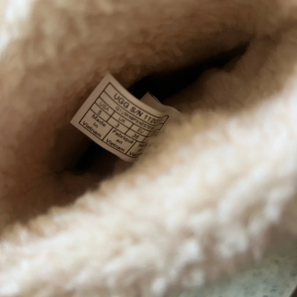 UGG clean smoke